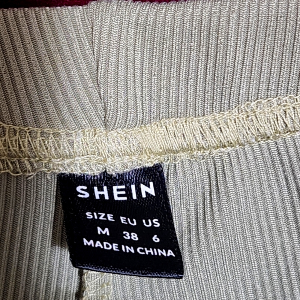 Shorts - Picture 3 of 5